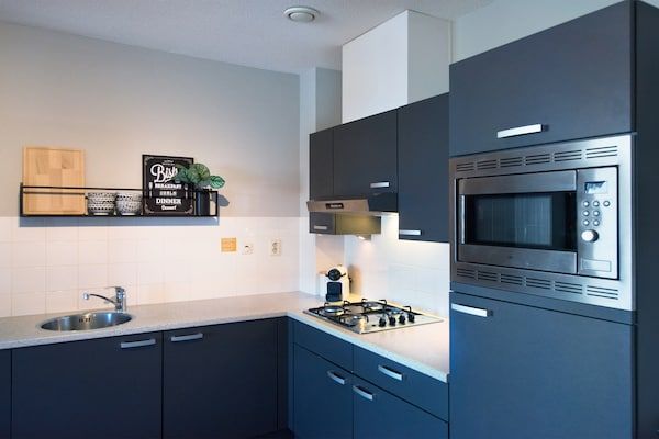 Keuken - Appartement met zeezicht en balkon in Scheveningen (3)