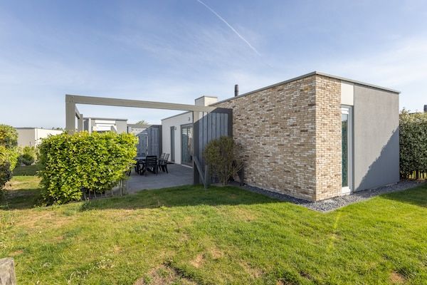 Buitenkant - Lodge vlakbij het strand met vaatwasser in Callantsoog (1)