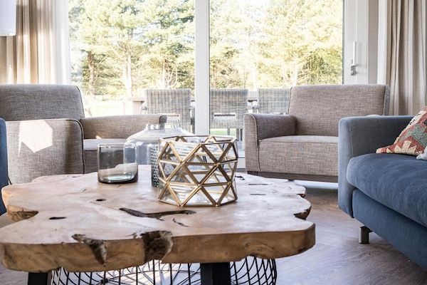 Woonkamer - Moderne villa met een privéterras in De Cocksdorp in De Cocksdorp Texel (2)