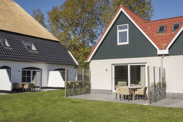 Terras - Bungalow op Texel met royaal terras in De Cocksdorp Texel (4)