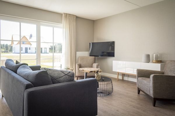 Woonkamer - Appartment in sfeervolle boerderij in de Cocksdorp in De Cocksdorp Texel (4)