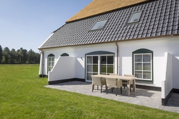 Buitenkant - Appartment in sfeervolle boerderij in de Cocksdorp in De Cocksdorp Texel (1)