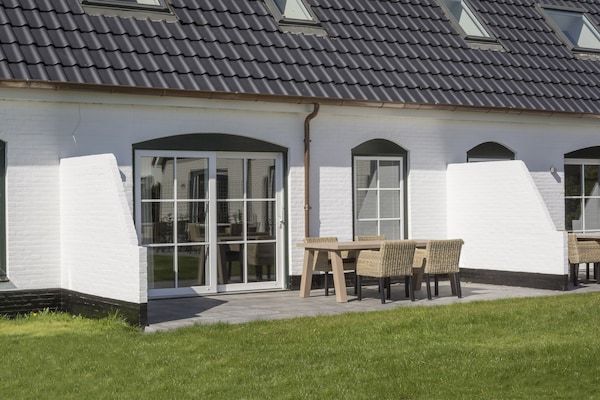 Buitenkant - Appartment in sfeervolle boerderij in de Cocksdorp in De Cocksdorp Texel (2)