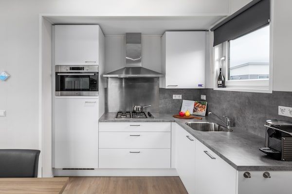 Keuken - Gezellig Chalet Vlakbij Breskens Zee in Breskens (4)