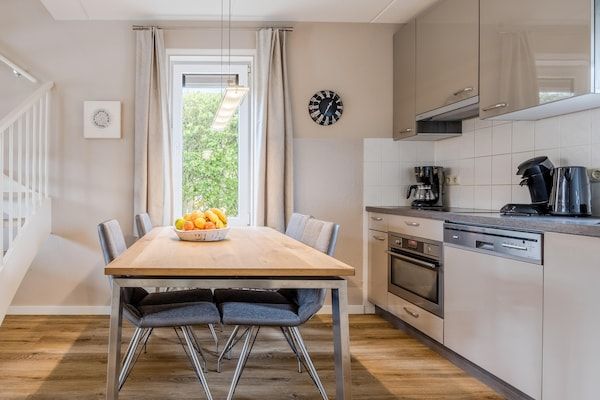Keuken - Villa in Banjaard bij de Noordzee in Kamperland (3)