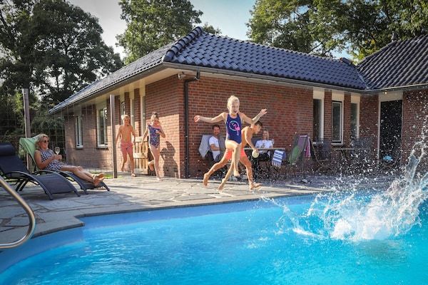 PoolOfHouse - Villa in Nederland met Privézwembad in Voorthuizen (5)
