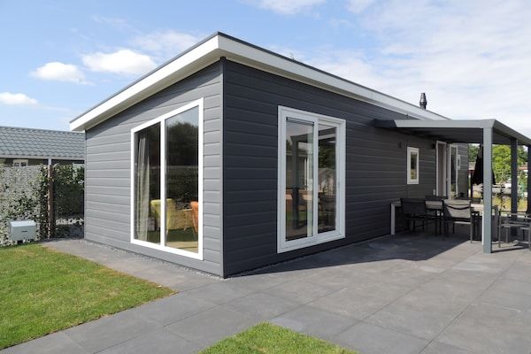 Buitenkant - Chalet in Nederland met privé sauna in Voorthuizen (1)