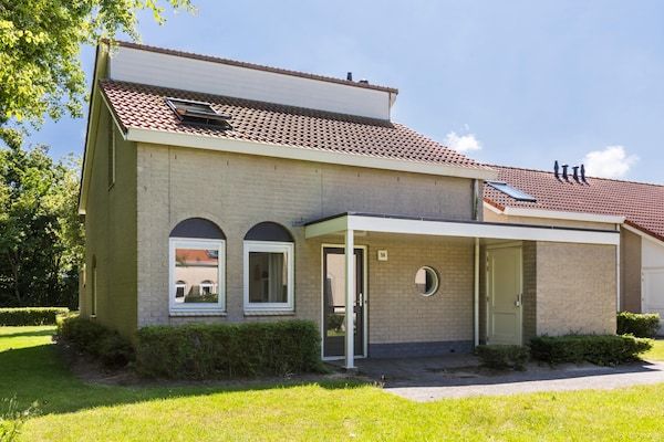 Buitenkant - Bungalow in Zeeland bij het Strand in Renesse (5)