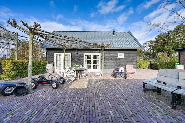 Buitenkant - Sfeervol vakantiehuis in Overberg met privétuin in Overberg (1)