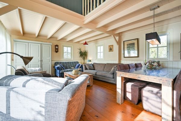 Woonkamer - Sfeervol vakantiehuis in Overberg met privétuin in Overberg (2)