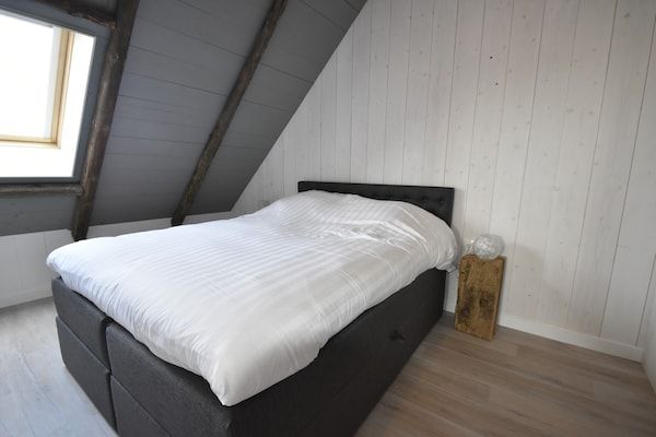 Slaapkamer - Appartement bij Groote Keeten Strand in Callantsoog (2)
