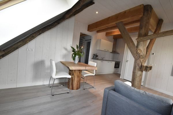 Eetkamer - Appartement bij Groote Keeten Strand in Callantsoog (3)