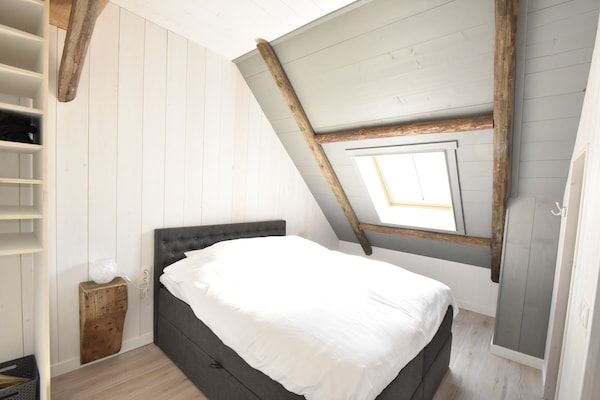 Slaapkamer - Appartement in Noord-Holland bij Strand in Callantsoog (3)