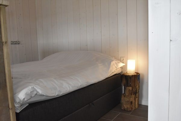 Slaapkamer - Vakantiehuis bij Groote Keeten Strand in Callantsoog (3)