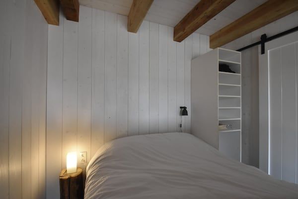 Slaapkamer - Studio Hazenborgh in Callantsoog vlakbij zee in Callantsoog (4)
