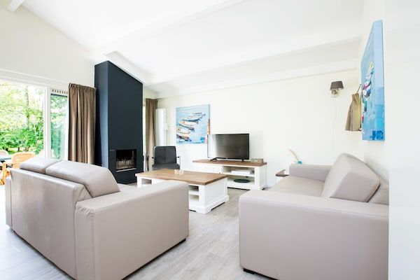 Woonkamer - Duinvilla in Kijkduin met Tuin in Den Haag (5)
