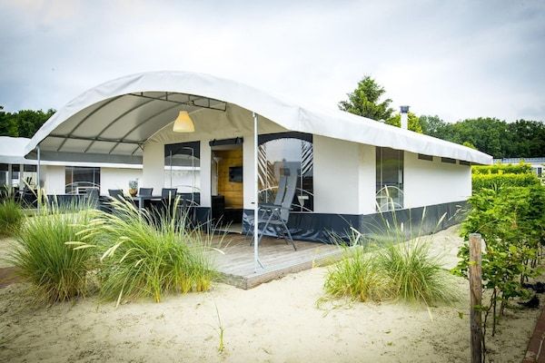 Buitenkant - Tentlodge bij Loonse en Drunense Duinen in Udenhout (1)