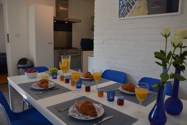 Eetkamer - Vakantiehuis bij Meer en Strand Noordwijk in Noordwijkerhout (3)
