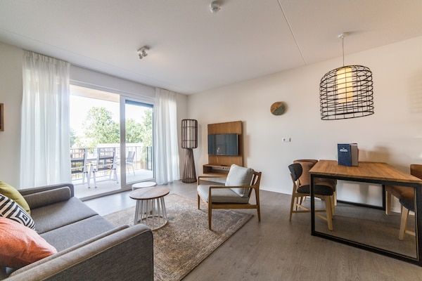 Eetkamer - Appartement in Maastricht met Zwembad in Maastricht (3)