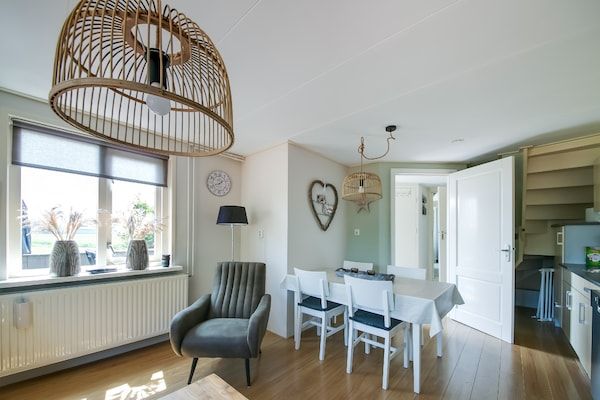Eetkamer - Appartement in Callantsoog bij Noordzeekust in Callantsoog (3)