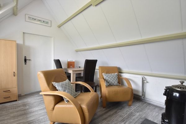 Woonkamer - Appartement in Hippolytushoef voor 2 gasten in Hippolytushoef (2)