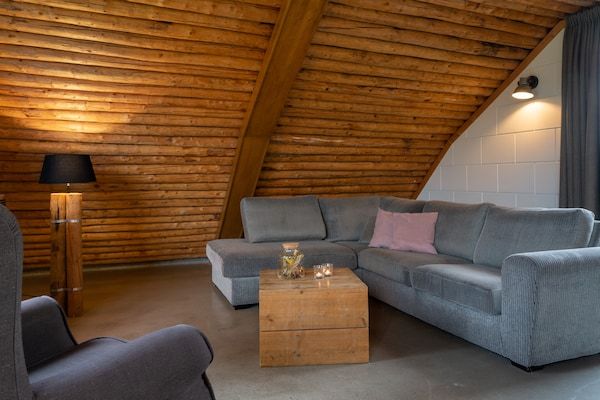 Woonkamer - Appartement in Nederland met Uitzicht op Weiden in Heeten (2)