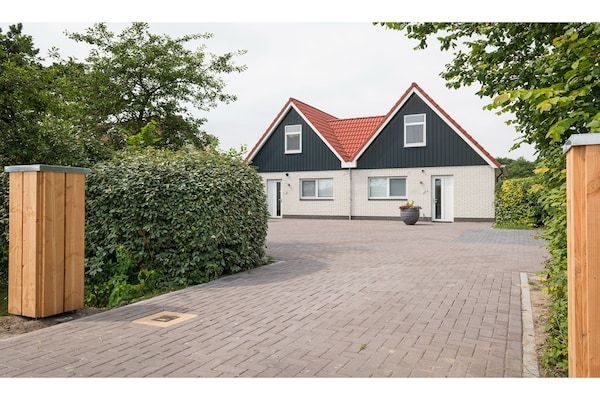 Buitenkant - Familieverblijf Texel met tuin in De Cocksdorp Texel (3)