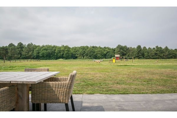 Uitzicht - Familieverblijf Texel met tuin in De Cocksdorp Texel (2)