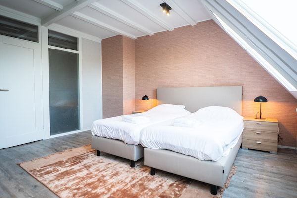 Slaapkamer - Boerderijappartement Nabij De Slufter in De Cocksdorp Texel (3)