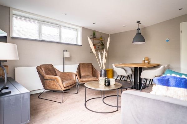 Woonkamer - Huisdiervriendelijke Texel-ontsnapping in De Cocksdorp Texel (2)