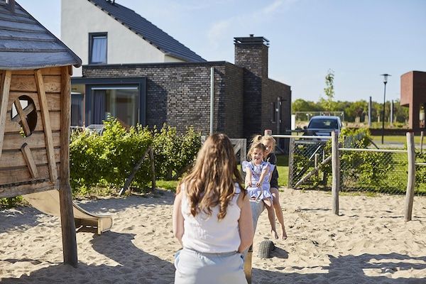Tuin - Bungalow in Limburg met Subtropisch Zwembad in Roggel (5)