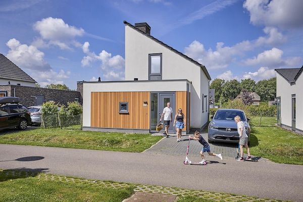 Buitenkant - Bungalow in Limburg bij Maasplassen in Roggel (1)