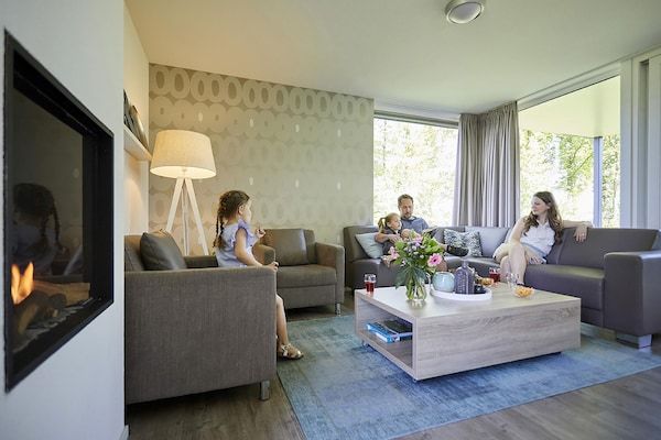 Woonkamer - Bungalow in Limburg met eigen wellness in Roggel (2)