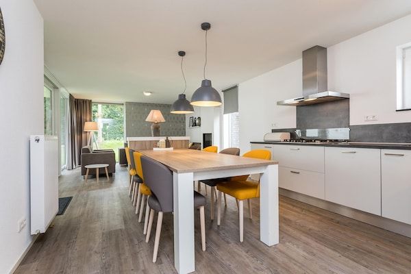 Eetkamer - Boerderij in Limburg met Sauna & BBQ in Roggel (3)