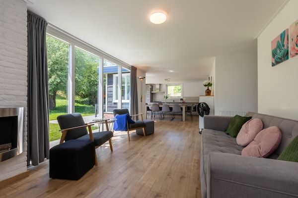 Woonkamer - Vakantiehuis bij Veerse Meer Wolphaartsdijk in Wolphaartsdijk (5)