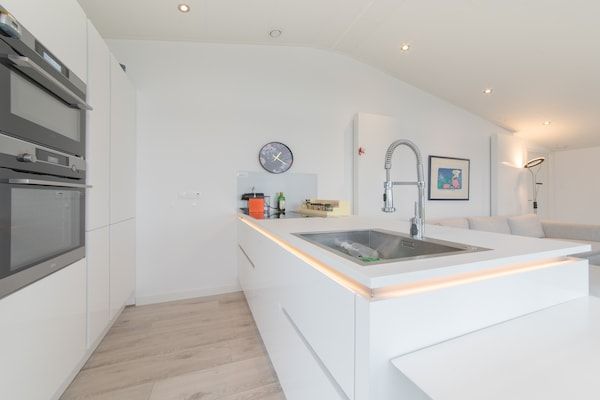 Keuken - Zeeuwse Retraite met Terras in Wemeldinge (5)