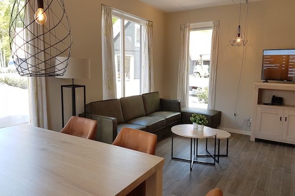 Woonkamer - Moderne villa met tuin in Almen (2)