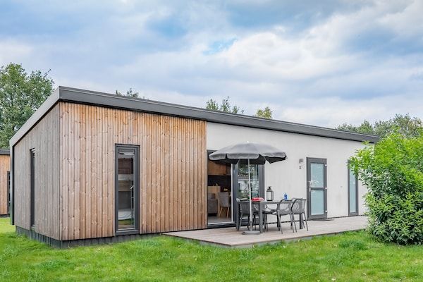 Buitenkant - Gezellig chalet met gedeeld zwembad in Borger (1)