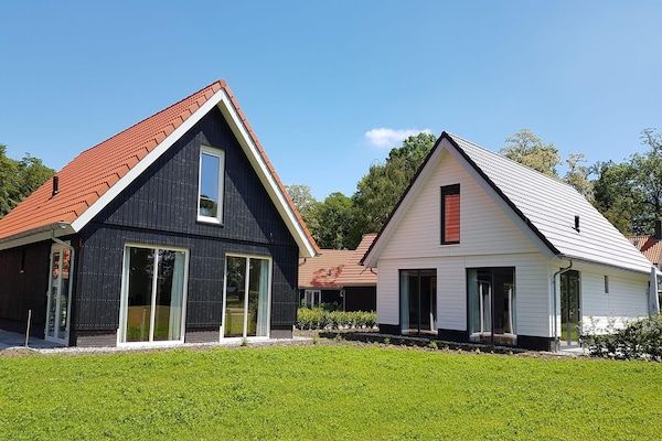 Buitenkant - Gezellige villa midden in de Achterhoek in Almen (4)