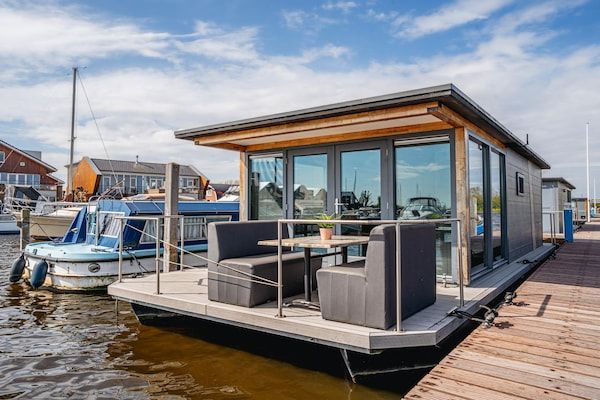 Buitenkant - Havenlodge met uitzicht Uitgeestermeer in Uitgeest (1)