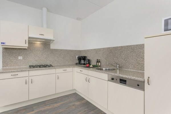 Keuken - Vakantiehuis in Volendam bij Marina in Volendam (3)