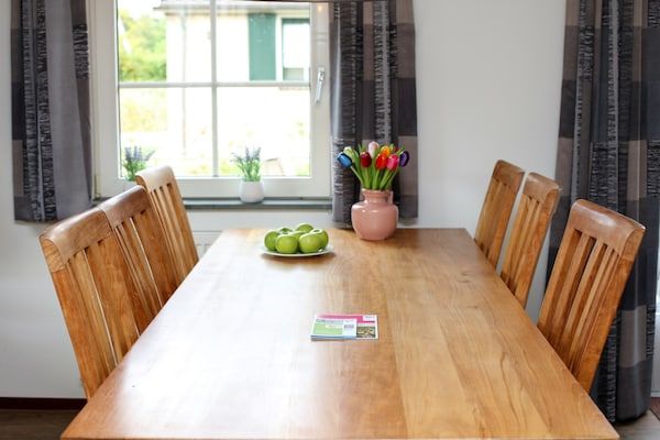 Woonkamer - Vakantiehuis op Texel met Tuin in De Koog (4)