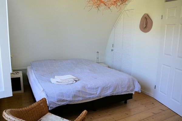 Slaapkamer - Vakantiehuis in Noordwijk bij het Strand in Noordwijk (5)