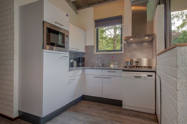 Keuken - half vrijstaande bungalow in Weert in Weert (5)