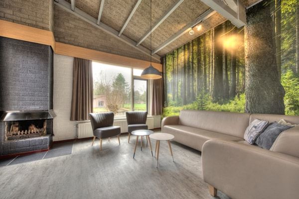 Woonkamer - half vrijstaande bungalow in Weert in Weert (3)