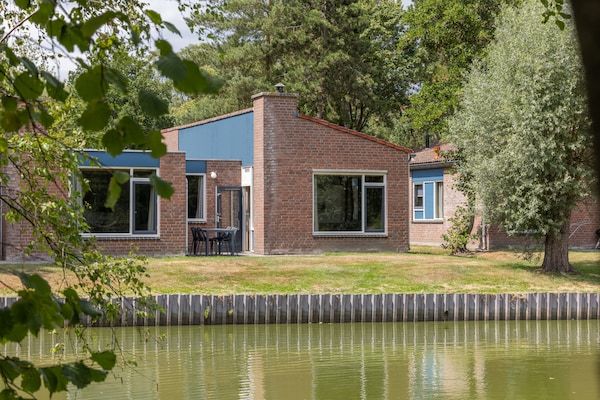 Buitenkant - Bungalow in Weerterbergen met IR-sauna in Weert (1)