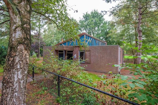 Buitenkant - Bungalow in Weerterbergen met Haard in Weert (1)