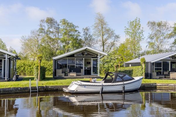 Buitenkant - Modern chalet vlakbij het Sneekse Meer in Terkaple (1)