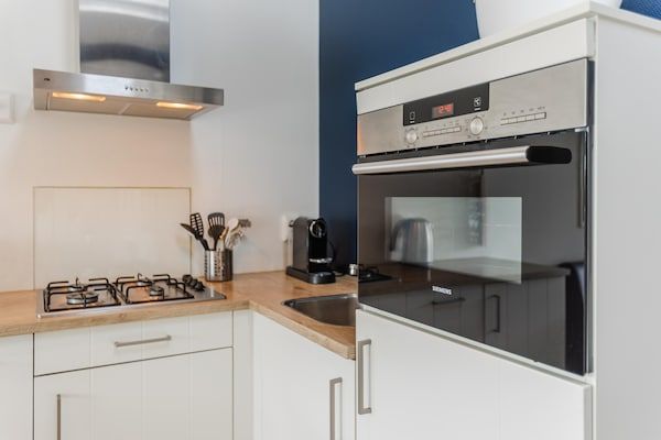 Keuken - Modern chalet vlakbij het Sneekse Meer in Terkaple (4)