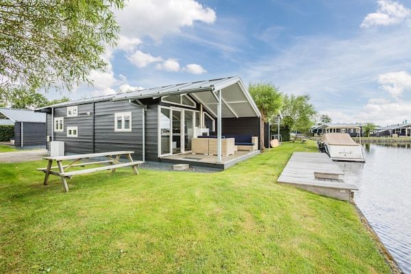 Buitenkant - Modern chalet vlakbij het Sneekse Meer in Terkaple (1)